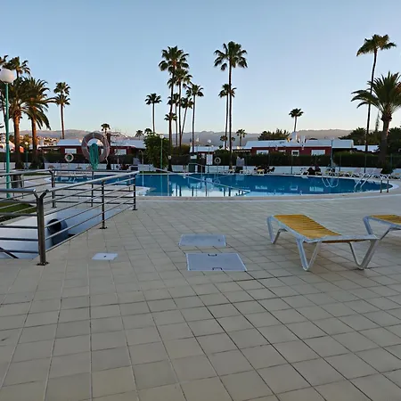 With Great Garden, Tunos *