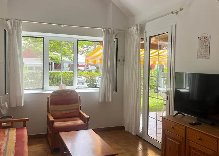 Apartament With Great Garden, Tunos *