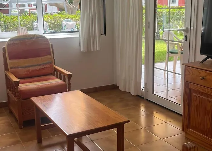 Apartament With Great Garden, Tunos *