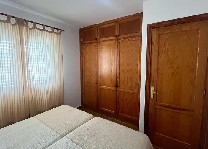 Apartament With Great Garden, Tunos *